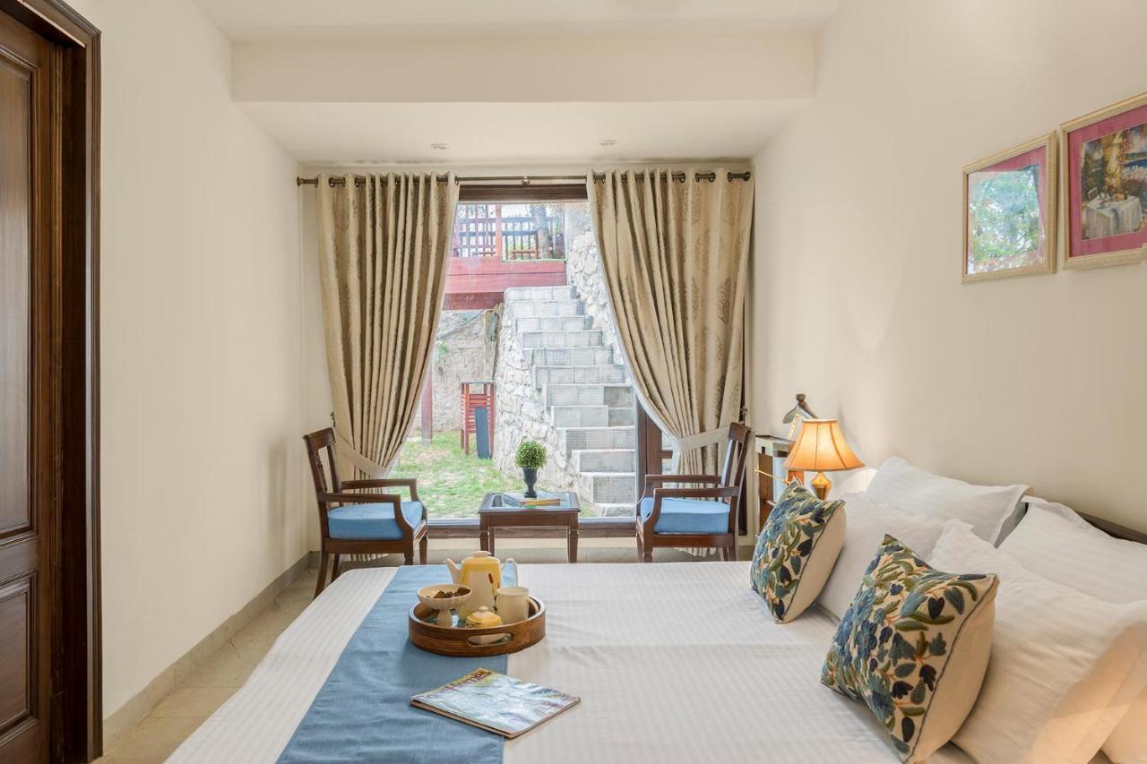 Stayvista At Bellevue With Outdoor Jacuzzi Kasauli Zewnętrze zdjęcie