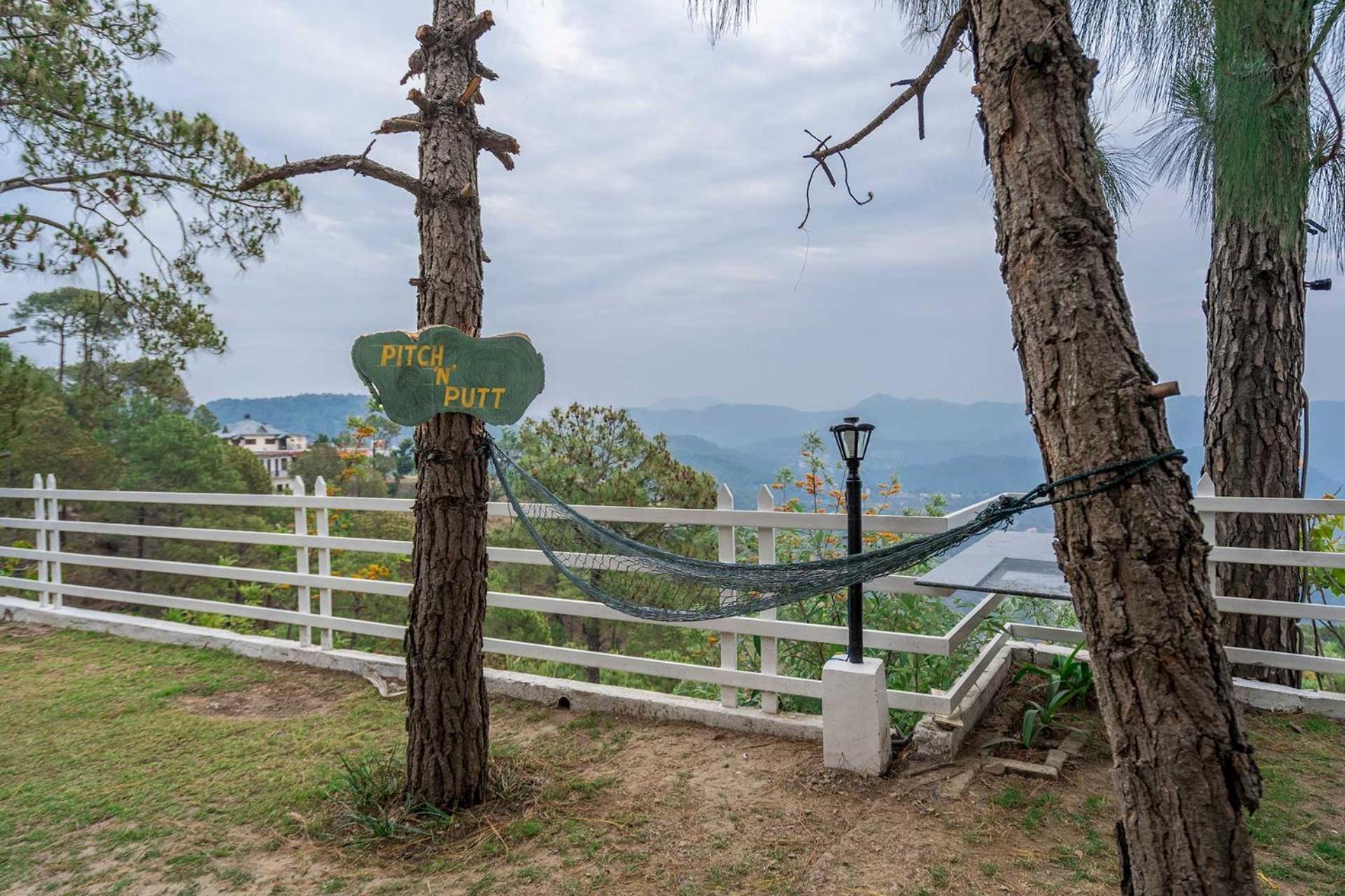 Stayvista At Bellevue With Outdoor Jacuzzi Kasauli Zewnętrze zdjęcie