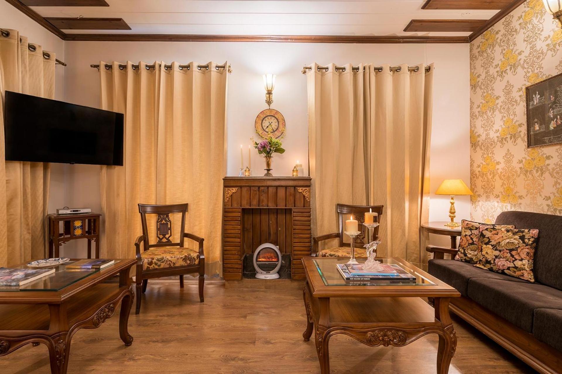 Stayvista At Bellevue With Outdoor Jacuzzi Kasauli Zewnętrze zdjęcie