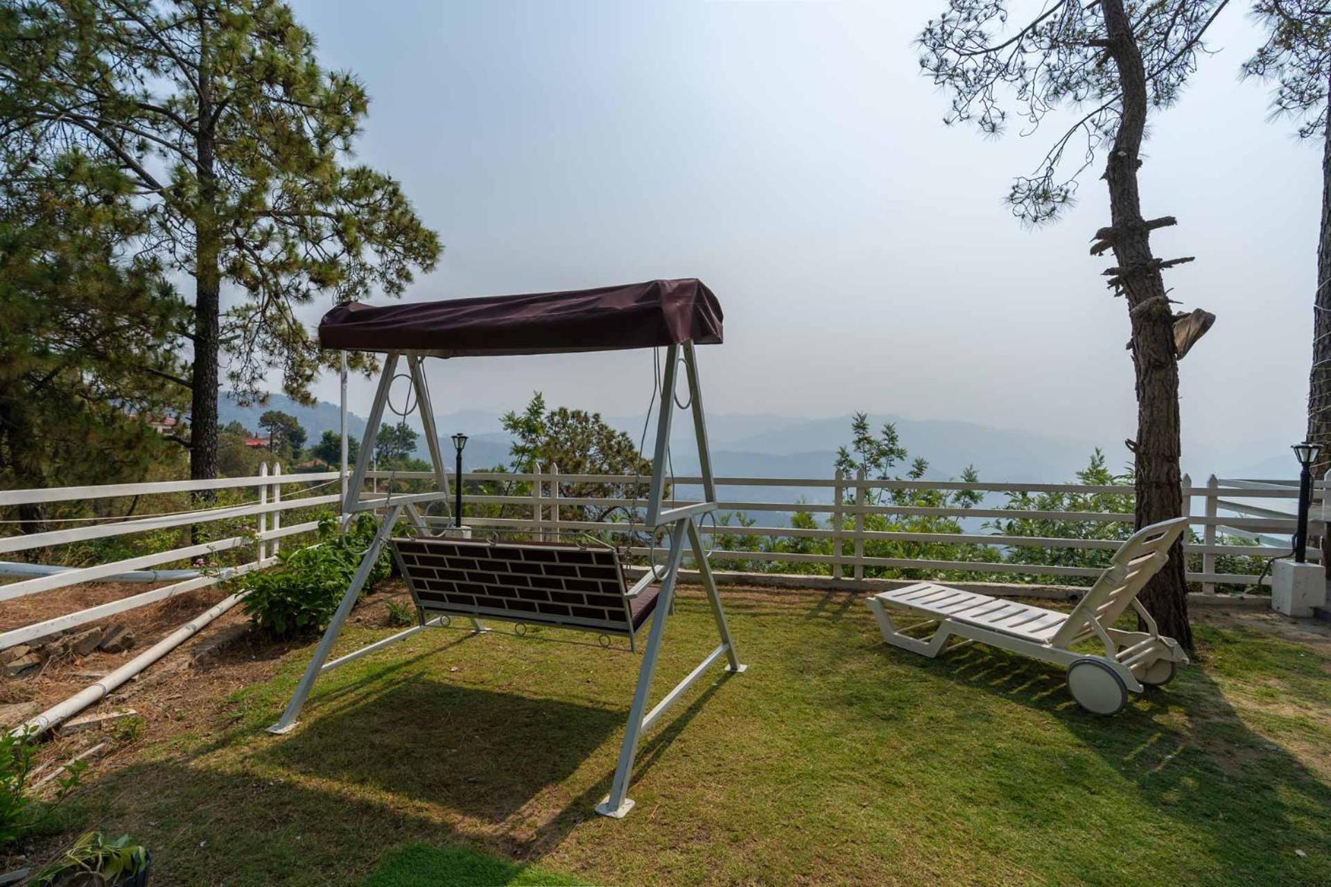 Stayvista At Bellevue With Outdoor Jacuzzi Kasauli Zewnętrze zdjęcie