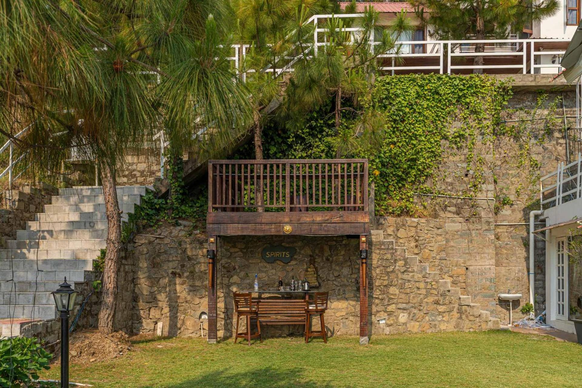 Stayvista At Bellevue With Outdoor Jacuzzi Kasauli Zewnętrze zdjęcie